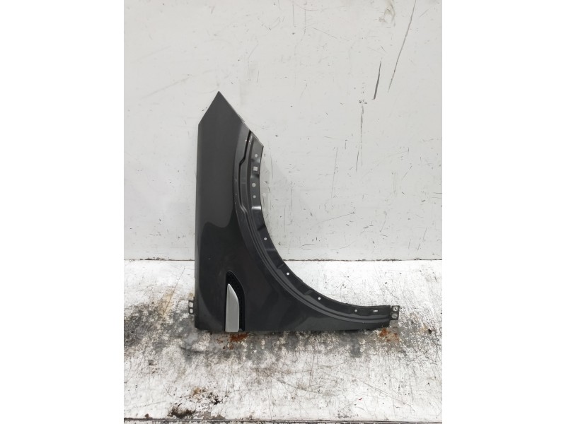 Recambio de aleta delantera derecha para land rover discovery sport s referencia OEM IAM   