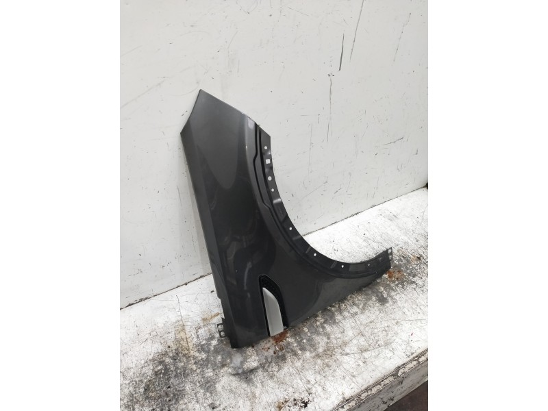 Recambio de aleta delantera derecha para land rover discovery sport s referencia OEM IAM   