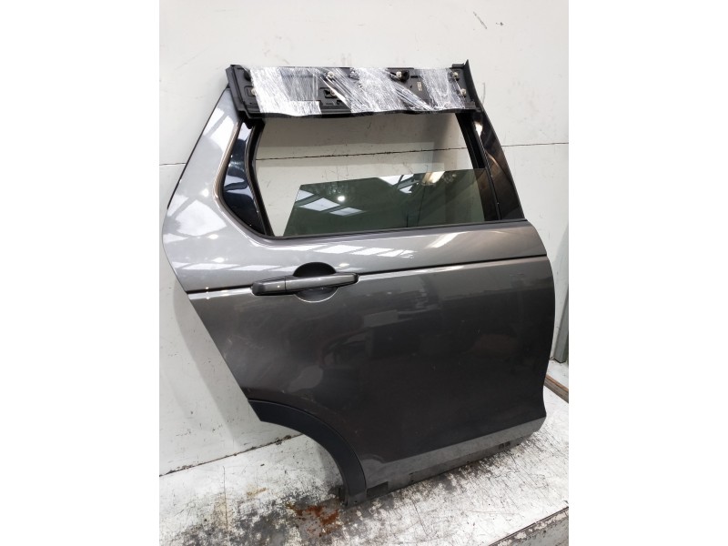 Recambio de puerta trasera derecha para land rover discovery sport s referencia OEM IAM   
