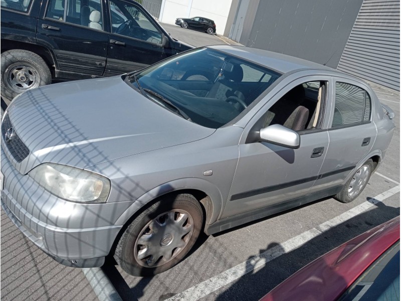 opel astra g berlina del año 1998
