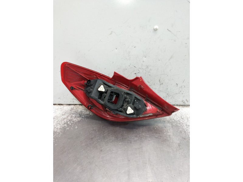 Recambio de piloto trasero derecho para opel corsa d cmon referencia OEM IAM 13186351 89038961A 