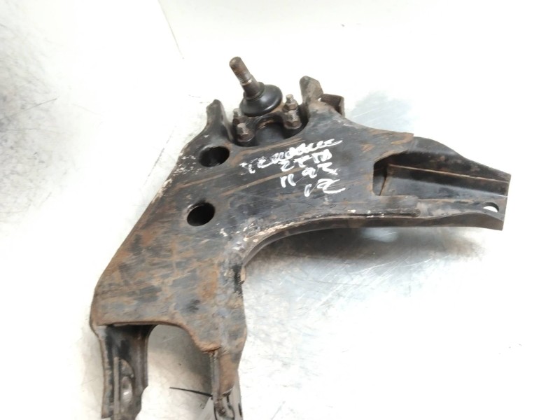 Recambio de brazo suspension inferior delantero izquierdo para nissan terrano/terrano.ii (r20) lx (3-ptas.) referencia OEM IAM  