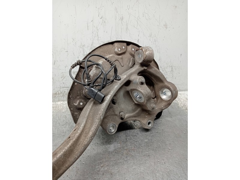 Recambio de mangueta delantera izquierda para mercedes clase c (w205) lim. c 220 cdi bluetec (205.004) referencia OEM IAM   