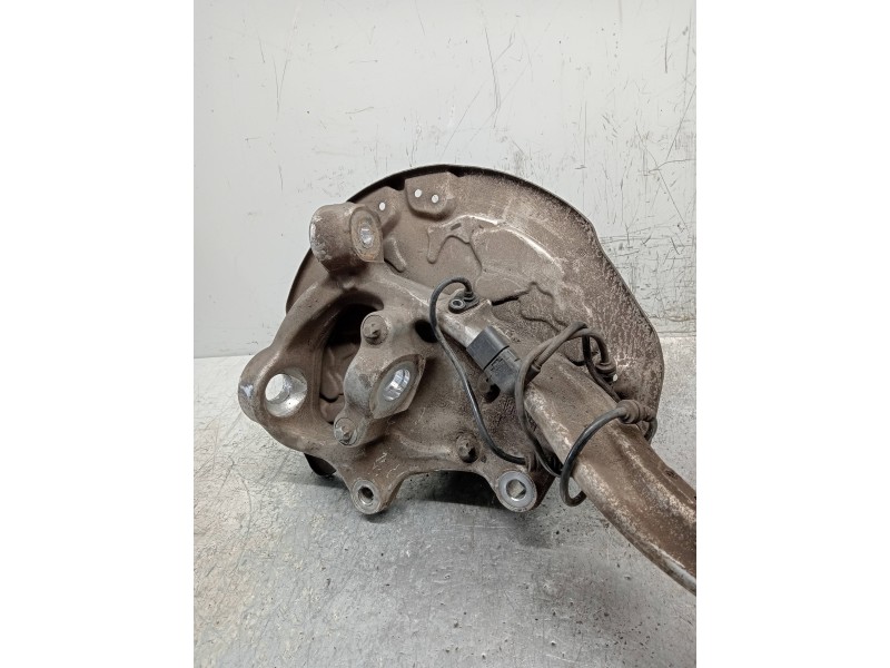 Recambio de mangueta delantera derecha para mercedes clase c (w205) lim. c 220 cdi bluetec (205.004) referencia OEM IAM   