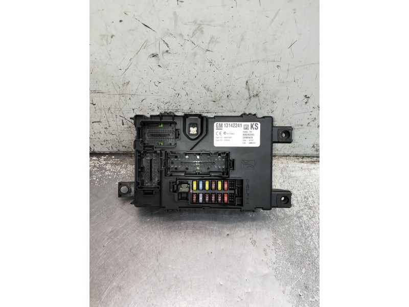 Recambio de caja reles / fusibles para opel corsa d cmon referencia OEM IAM 13142241  