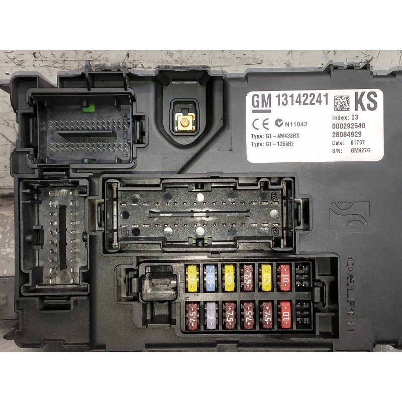 Recambio de caja reles / fusibles para opel corsa d cmon referencia OEM IAM 13142241  