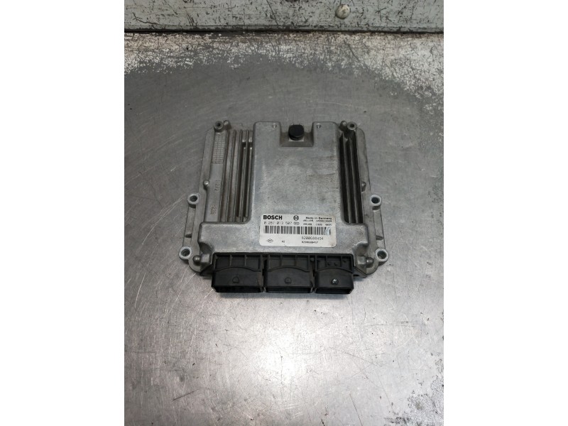 Recambio de centralita motor uce para renault scenic ii grand confort dynamique referencia OEM IAM 0281013507  