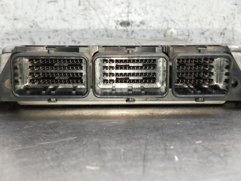 Recambio de centralita motor uce para renault scenic ii grand confort dynamique referencia OEM IAM 0281013507  