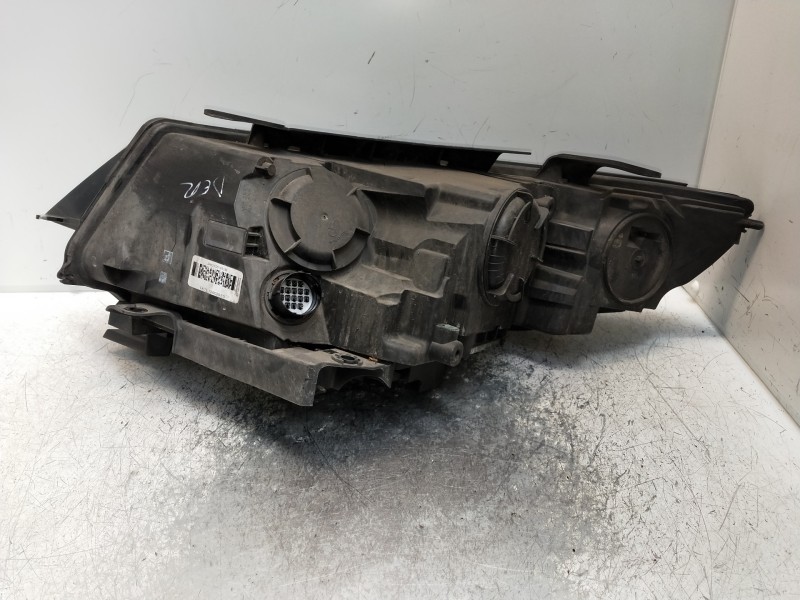 Recambio de faro derecho para land rover discovery sport s referencia OEM IAM FK7213W029ED  XENON/LED