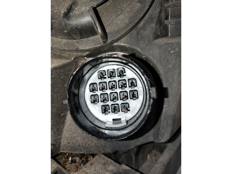 Recambio de faro izquierdo para land rover discovery sport s referencia OEM IAM FK7213W030ED  
