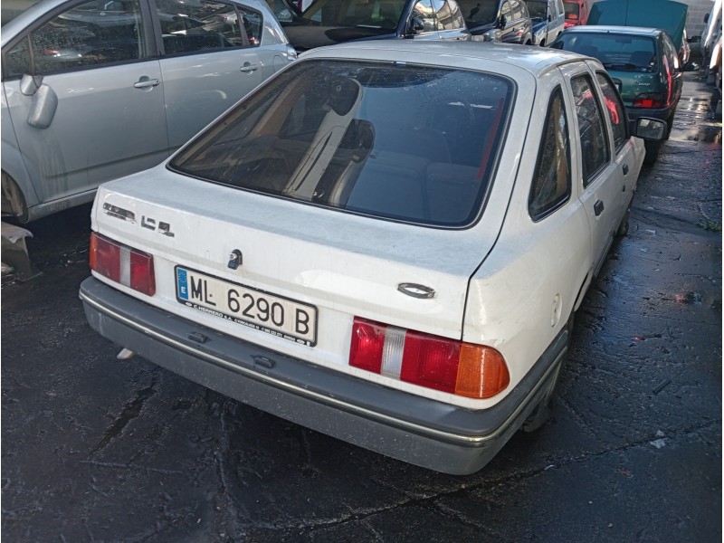 ford sierra berlina del año 1984