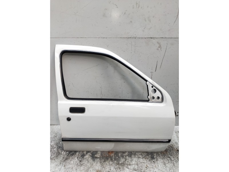 Recambio de puerta delantera derecha para ford sierra berlina 1.6 referencia OEM IAM   5P