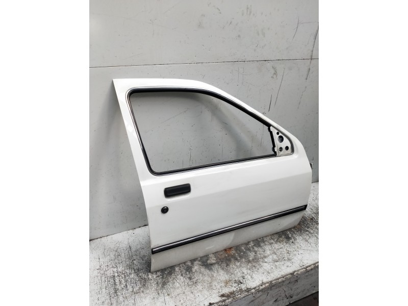 Recambio de puerta delantera derecha para ford sierra berlina 1.6 referencia OEM IAM   5P