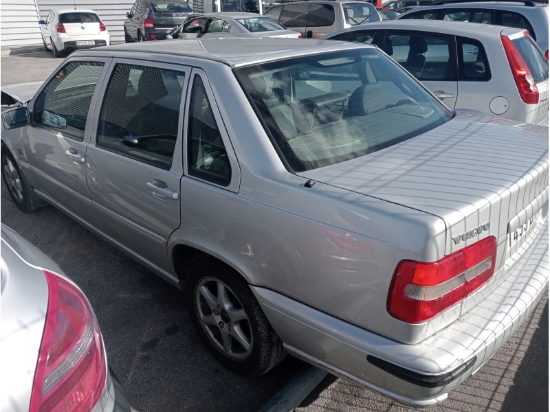 volvo s70 berlina del año 2000