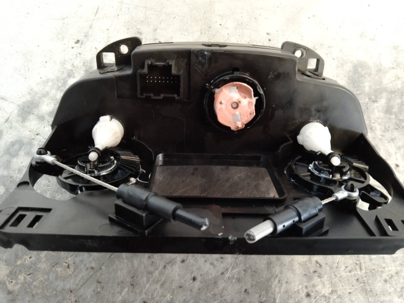 Recambio de mando calefaccion / aire acondicionado para opel karl edition referencia OEM IAM 42479608 557812715 