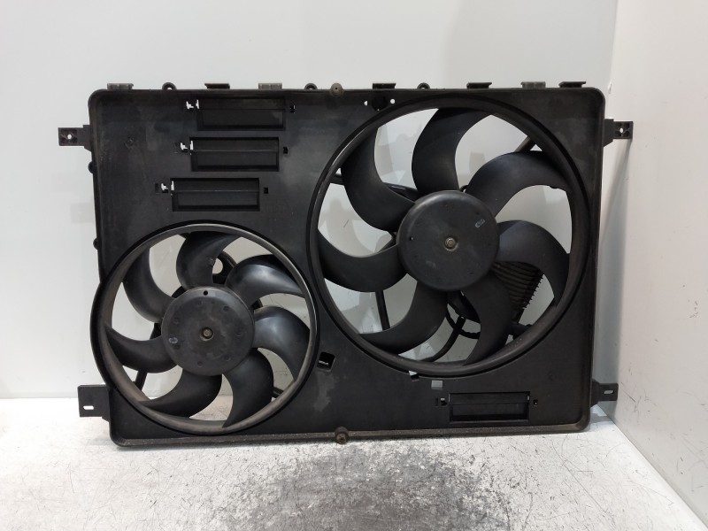 Recambio de electroventilador para land rover discovery sport s referencia OEM IAM BJ328C607AD  