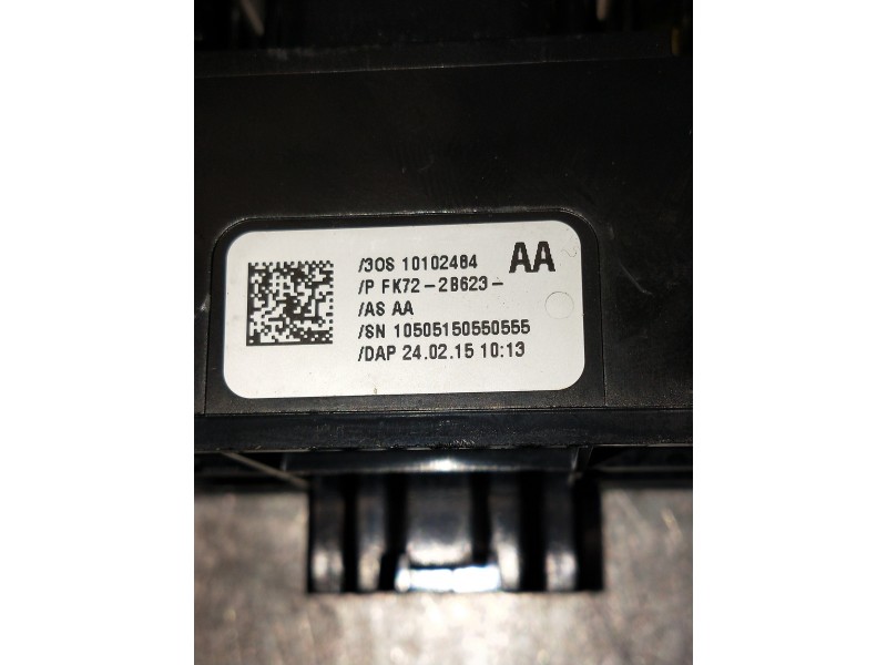 Recambio de mando multifuncion para land rover discovery sport s referencia OEM IAM FK722B623AA  FRENO DE MANO ELÉCTRICO