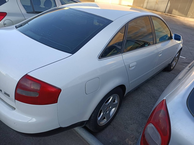audi a6 berlina (4b2) del año 2001