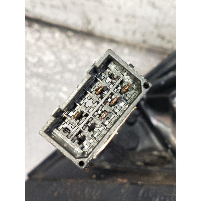 Recambio de retrovisor derecho para audi a4 berlina (b5) 1.9 tdi referencia OEM IAM ELECTRICO 1 ENCHUFE 5 CABLES