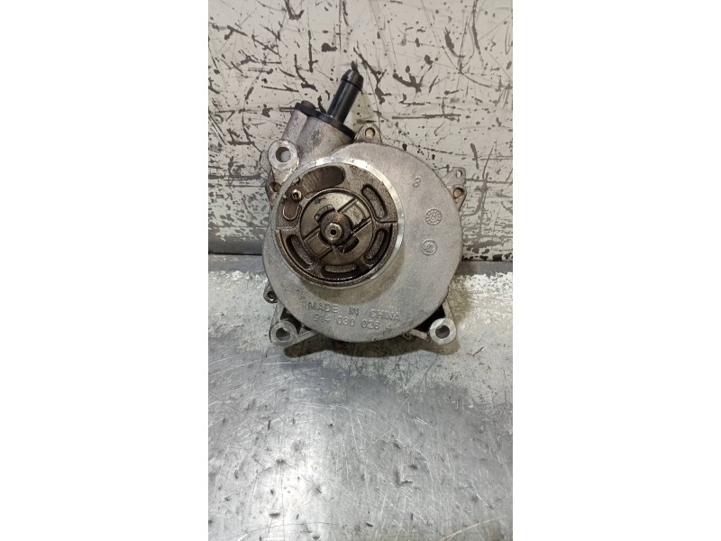 Recambio de depresor freno / bomba vacio para ssangyong tivoli 1.6 turbodiesel cat referencia OEM IAM A6712300365  