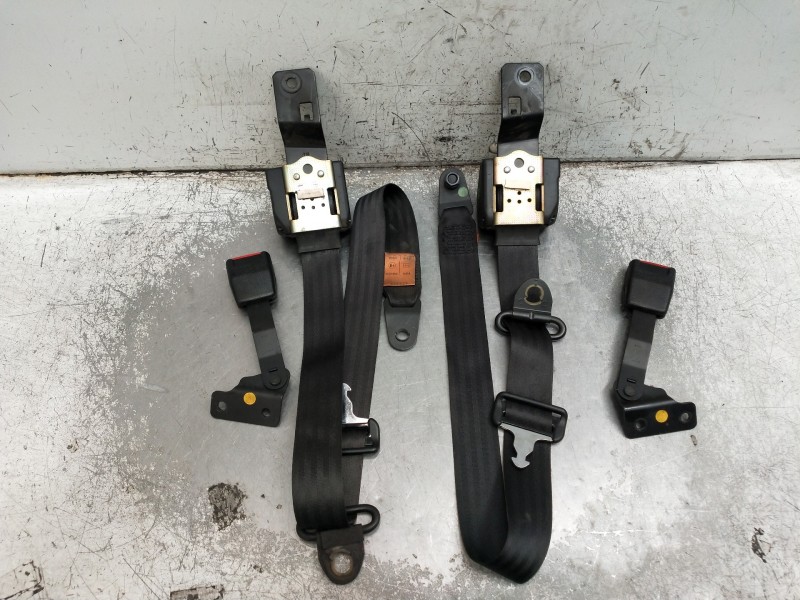 Recambio de juego cinturones delantero para ford sierra berlina 1.6 referencia OEM IAM   