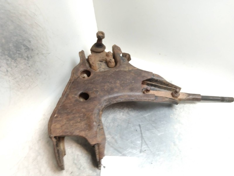 Recambio de brazo suspension inferior delantero izquierdo para nissan terrano/terrano.ii (r20) comfort referencia OEM IAM   