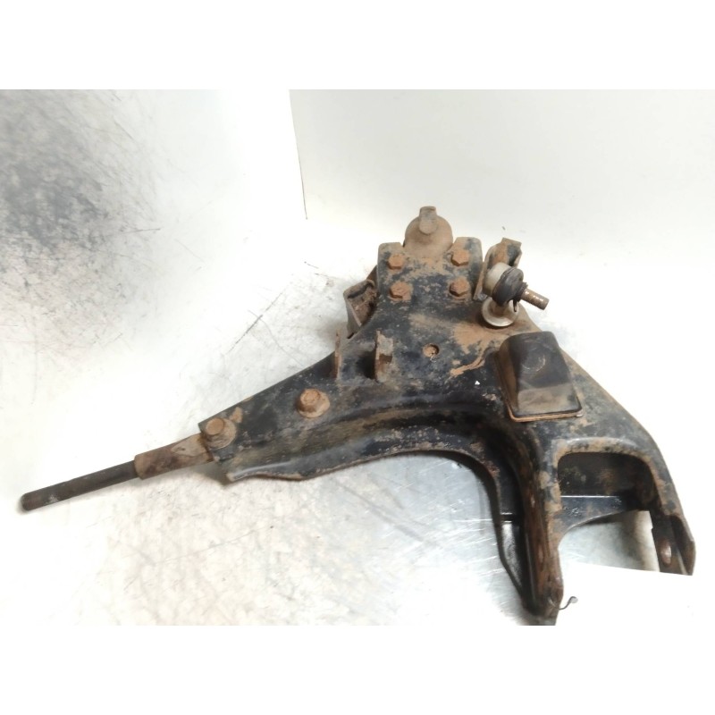 Recambio de brazo suspension inferior delantero izquierdo para nissan terrano/terrano.ii (r20) comfort referencia OEM IAM   