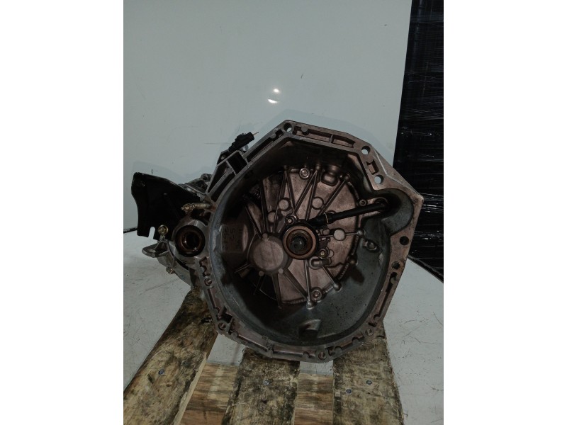 Recambio de caja cambios para renault clio iii confort dynamique referencia OEM IAM TL4002 S0100524 6V