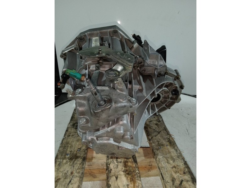 Recambio de caja cambios para renault clio iii confort dynamique referencia OEM IAM TL4002 S0100524 6V