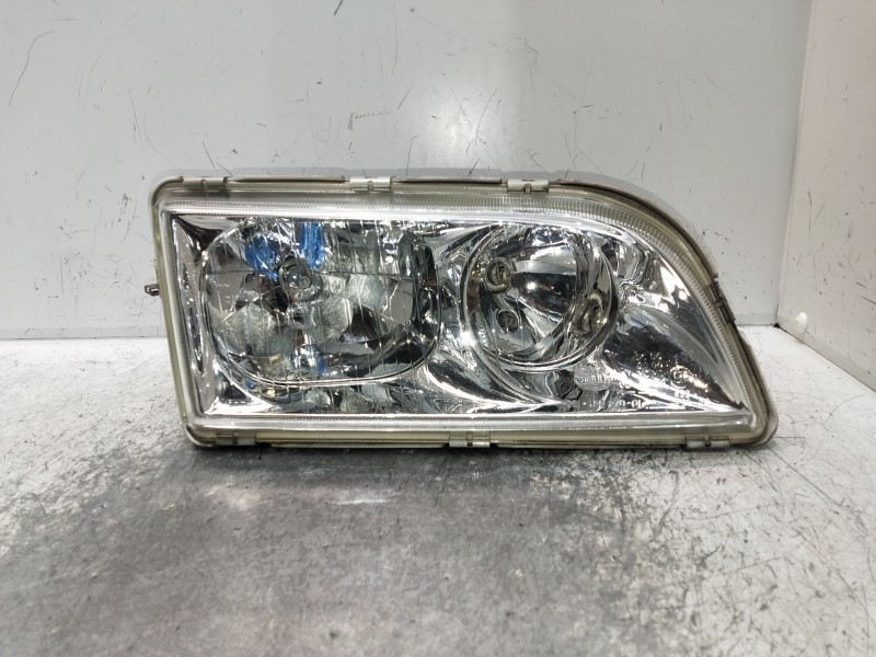 Recambio de faro derecho para volvo s40 berlina 1.8 16v referencia OEM IAM   