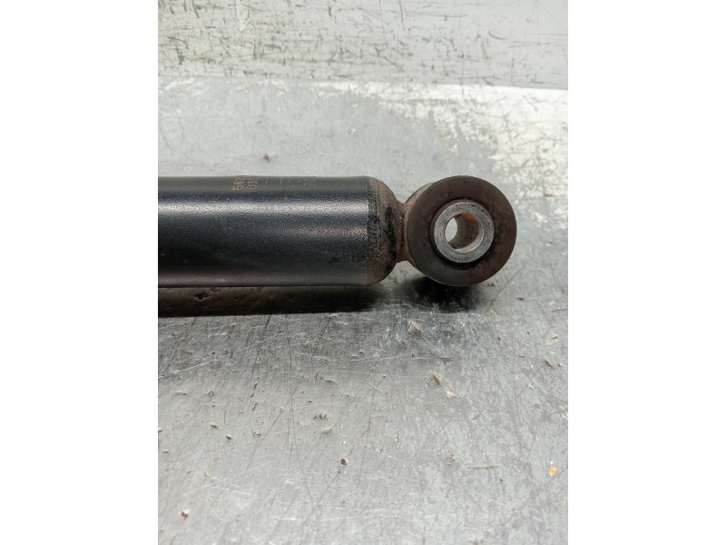 Recambio de amortiguador trasero izquierdo para renault zoe limited referencia OEM IAM 562108289R  