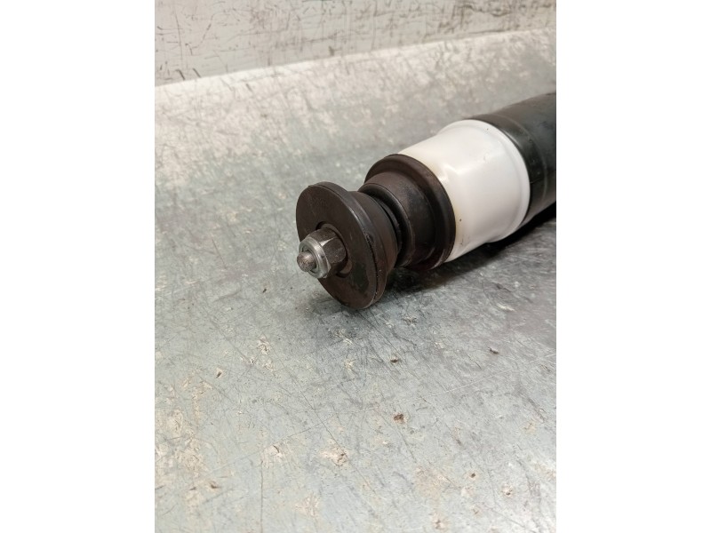 Recambio de amortiguador trasero izquierdo para renault zoe limited referencia OEM IAM 562108289R  