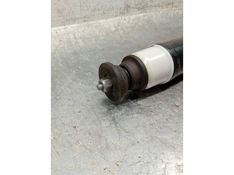 Recambio de amortiguador trasero derecho para renault zoe limited referencia OEM IAM 562108289R  