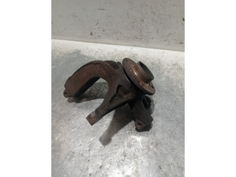 Recambio de mangueta delantera derecha para renault megane ii berlina 5p confort authentique referencia OEM IAM   