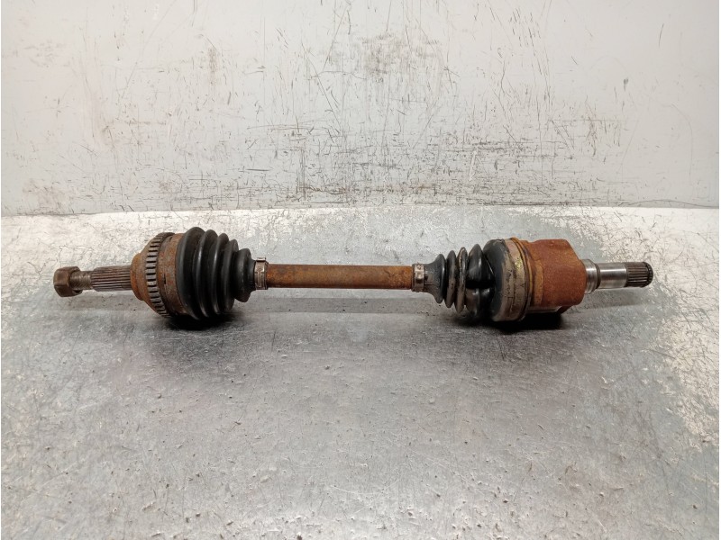 Recambio de transmision delantera izquierda para chrysler voyager (rg) 2.5 crd lx referencia OEM IAM P04641883AD  