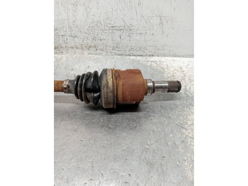 Recambio de transmision delantera izquierda para chrysler voyager (rg) 2.5 crd lx referencia OEM IAM P04641883AD  