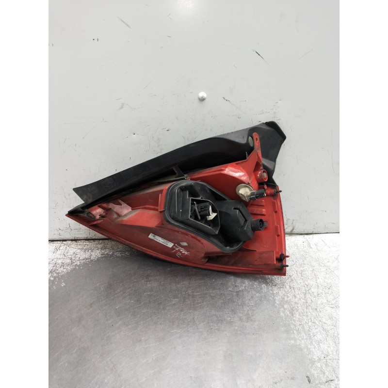 Recambio de piloto trasero izquierdo para renault megane ii berlina 5p confort authentique referencia OEM IAM 8200413214  