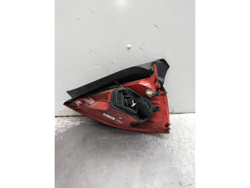 Recambio de piloto trasero izquierdo para renault megane ii berlina 5p confort authentique referencia OEM IAM 8200413214  