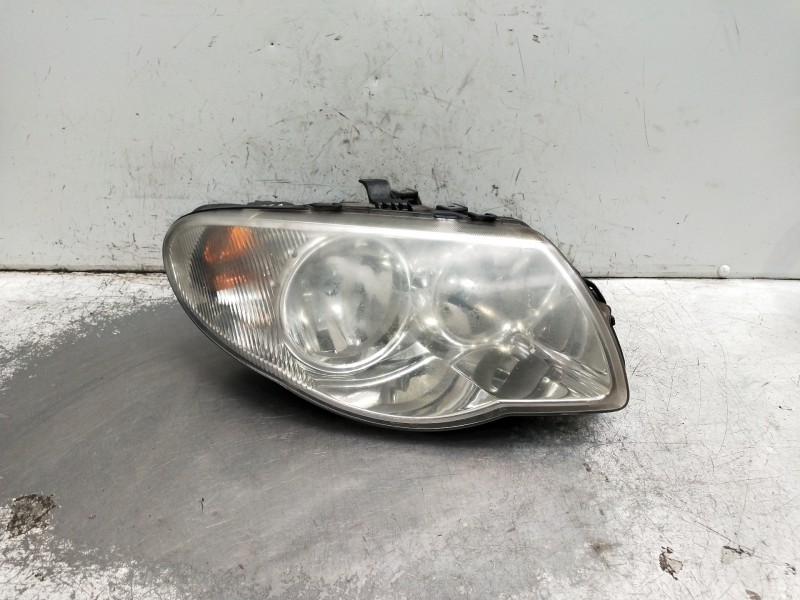Recambio de faro derecho para chrysler voyager (rg) 2.5 crd lx referencia OEM IAM 04857830AC1  