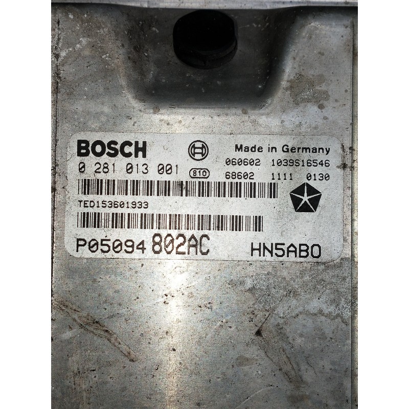 Recambio de centralita motor uce para chrysler voyager (rg) 2.5 crd lx referencia OEM IAM 0281013001 P05094802AC 