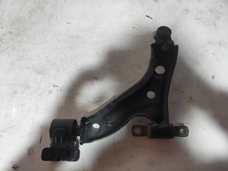 Recambio de brazo suspension inferior delantero derecho para opel karl edition referencia OEM IAM   