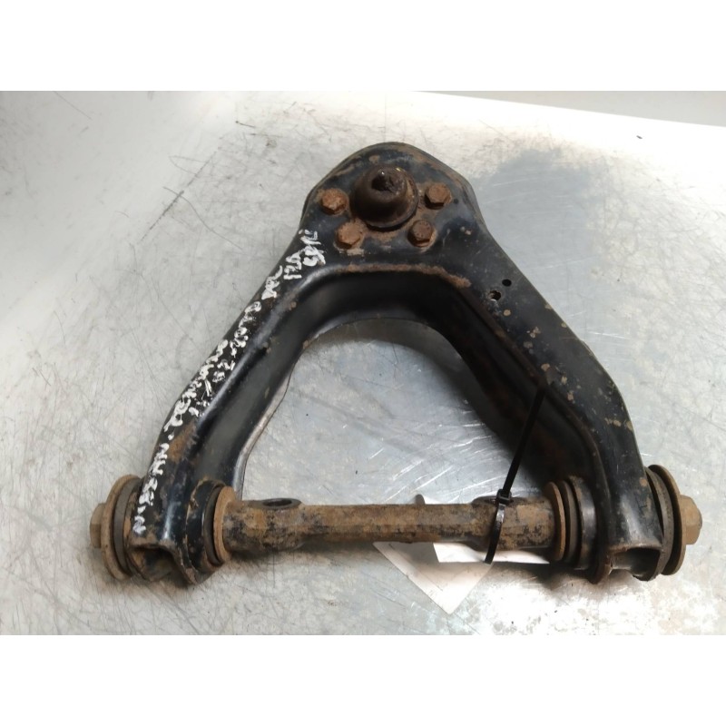Recambio de brazo suspension superior delantero izquierdo para nissan terrano/terrano.ii (r20) 2.7 turbodiesel referencia OEM IA