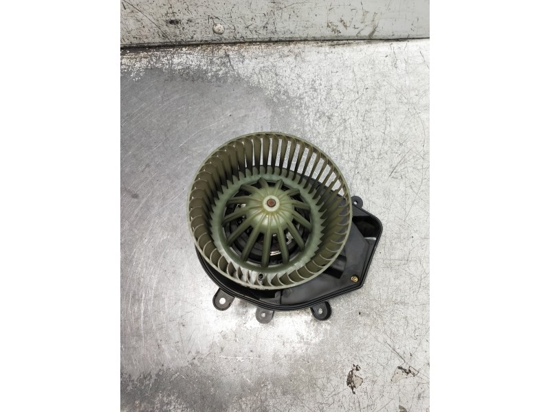 Recambio de motor calefaccion para volkswagen passat berlina (3b3) comfortline referencia OEM IAM 740221233F 8D1820021 