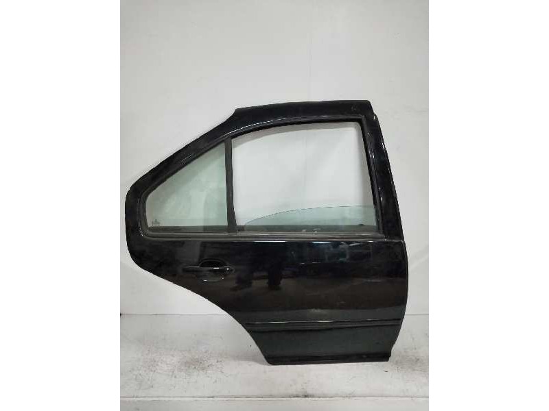 Recambio de puerta trasera derecha para volkswagen bora berlina (1j2) 1.9 tdi referencia OEM IAM    Recambio de puerta trasera derecha para volkswagen bora berlina (1j2) 1.9 tdi referencia OEM IAM
