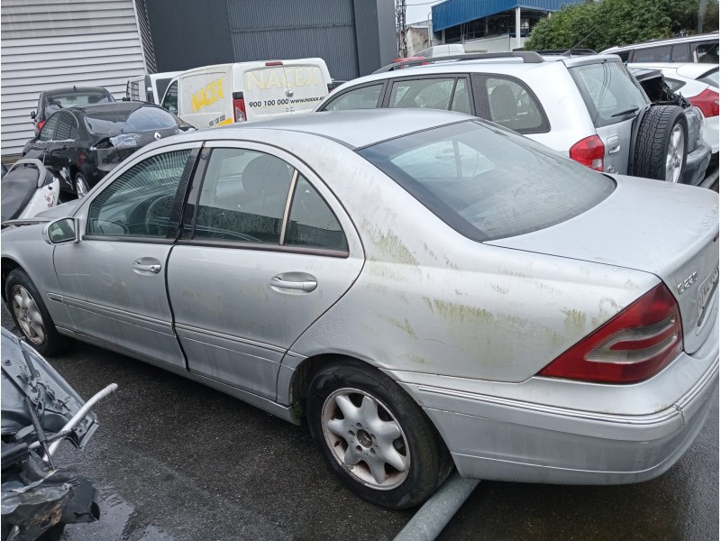 mercedes clase c (w203) berlina del año 2004