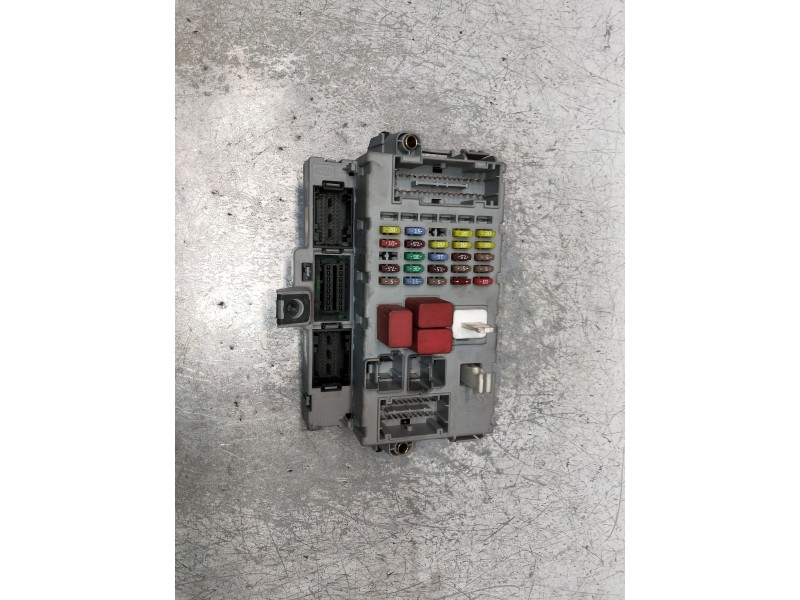 Recambio de caja reles / fusibles para fiat bravo (198) 1.6 16v active multijet (77kw) referencia OEM IAM   