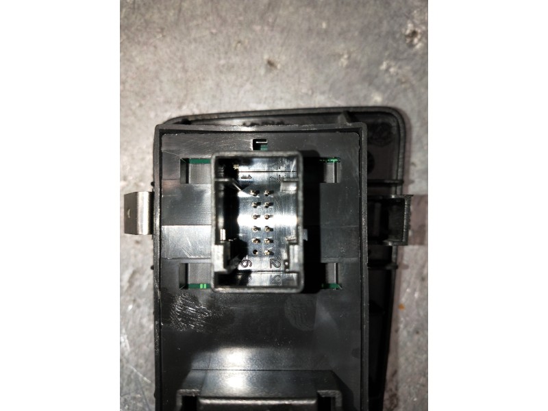 Recambio de mando elevalunas delantero izquierdo para fiat bravo (198) 1.6 16v active multijet (77kw) referencia OEM IAM   5P