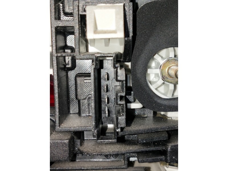 Recambio de piloto trasero izquierdo interior para volkswagen touareg (7la) tdi v6 referencia OEM IAM 28269003  