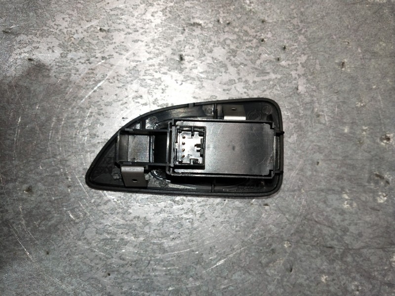 Recambio de mando elevalunas trasero izquierdo para fiat bravo (198) 1.6 16v active multijet (77kw) referencia OEM IAM   5P