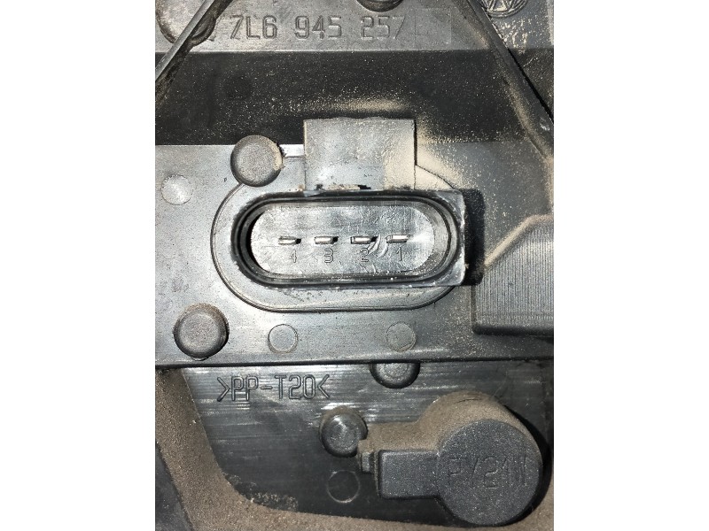 Recambio de piloto trasero izquierdo para volkswagen touareg (7la) tdi v6 referencia OEM IAM 28259002  
